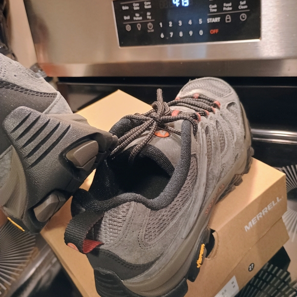 Merrell Men's Gray Hiking Shoes - Picture 4 of 9